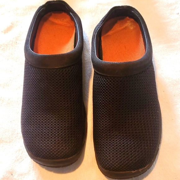 Merrell Black Mesh Slip-On Gardening Sz. 7.5 Clogs Mules Shoes - Picture 1 of 9